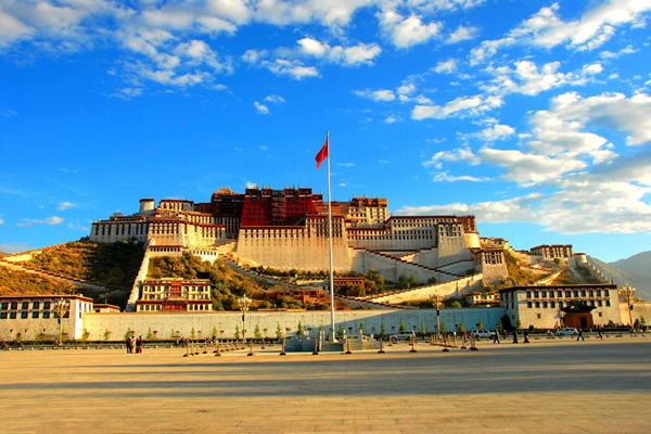 拉薩布達(dá)拉宮-大昭寺-八角街一日游