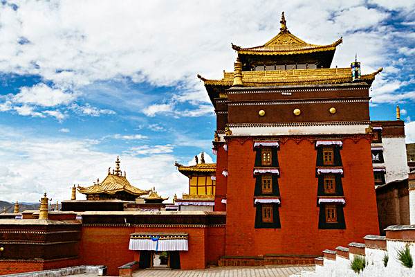 拉薩-林芝-巴松措-大峽谷-日喀則-珠峰9晚10日游