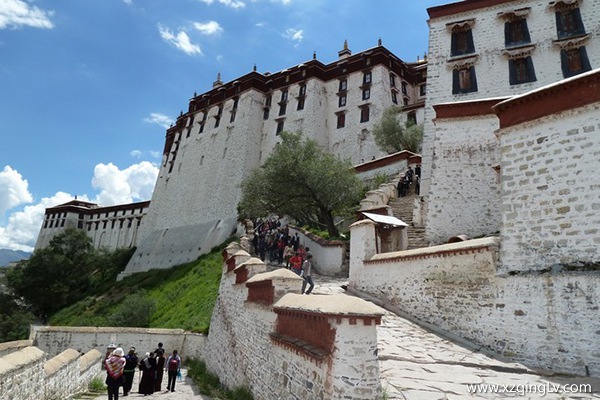 西藏包車旅游多少錢
