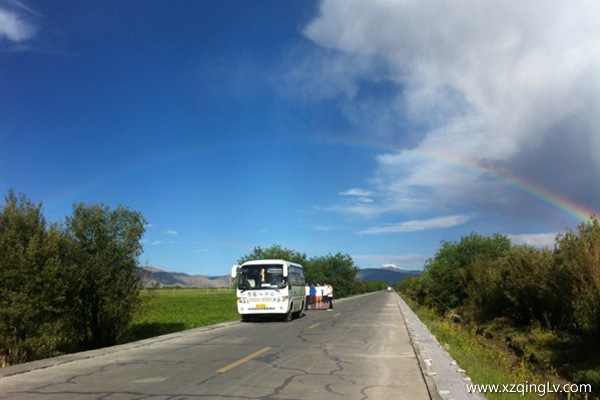西藏跟團(tuán)游玩還是自由行