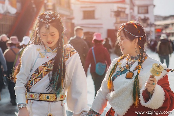 3月去林芝看桃花穿什么衣服