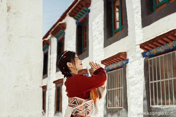 現在去西藏玩一次帶多少錢合適